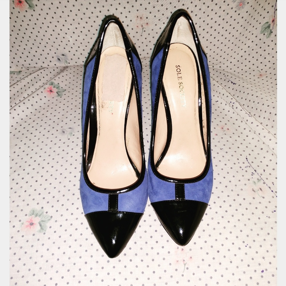 Sole society pumps